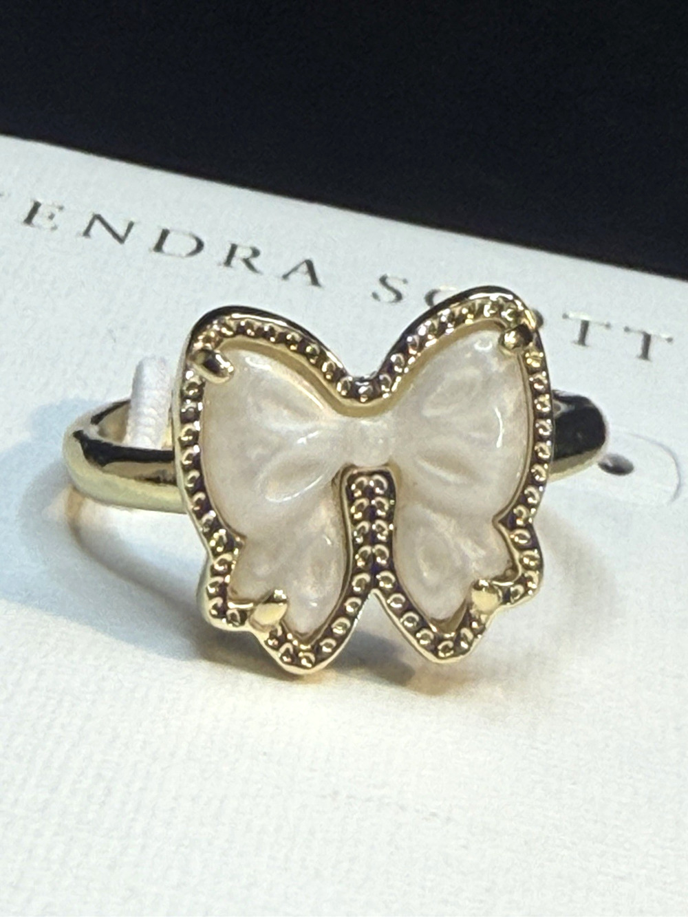 Kendra Scott Haley Bow Ring Gold Band White Mother of Pearl Size 6 New on Card